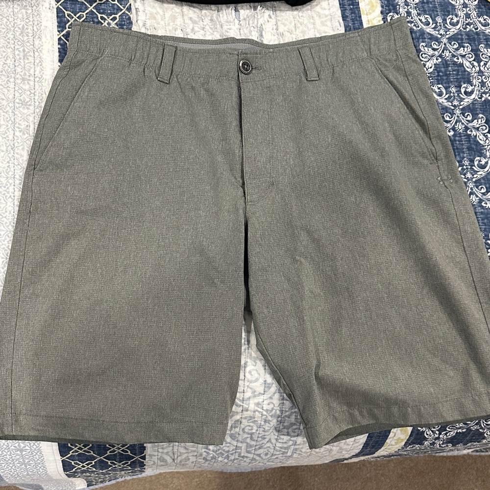 Under Armour Men's Gray Golf Shorts